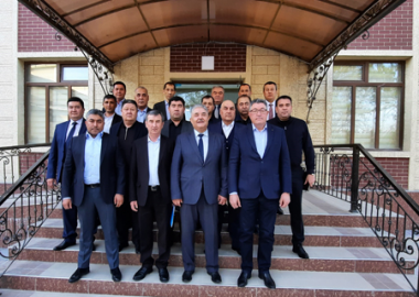 ИШ БЕРУВЧИЛАРГА КАСАБА УЮШМАЛАРИ ТЎҒРИСИДАГИ ҚОНУН МАЗМУН-МОҲИЯТИ ТУШУНТИРИЛДИ 