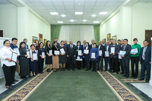 “Ўзбекистон касаба уюшмалари куни” байрами муносабати билан бир қатор касаба уюшмалари ходимлари ва фаоллари мукофотланди